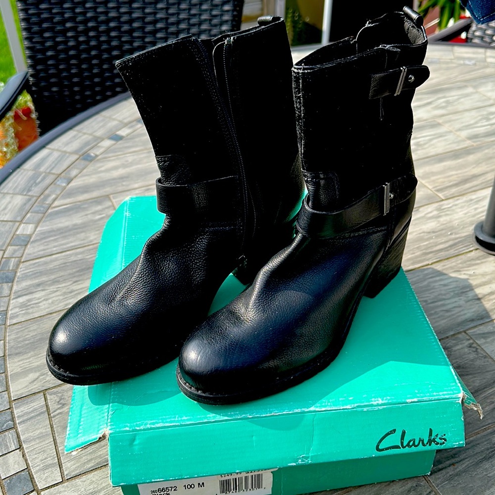 Clarks black leather/suede bootie, size 10M